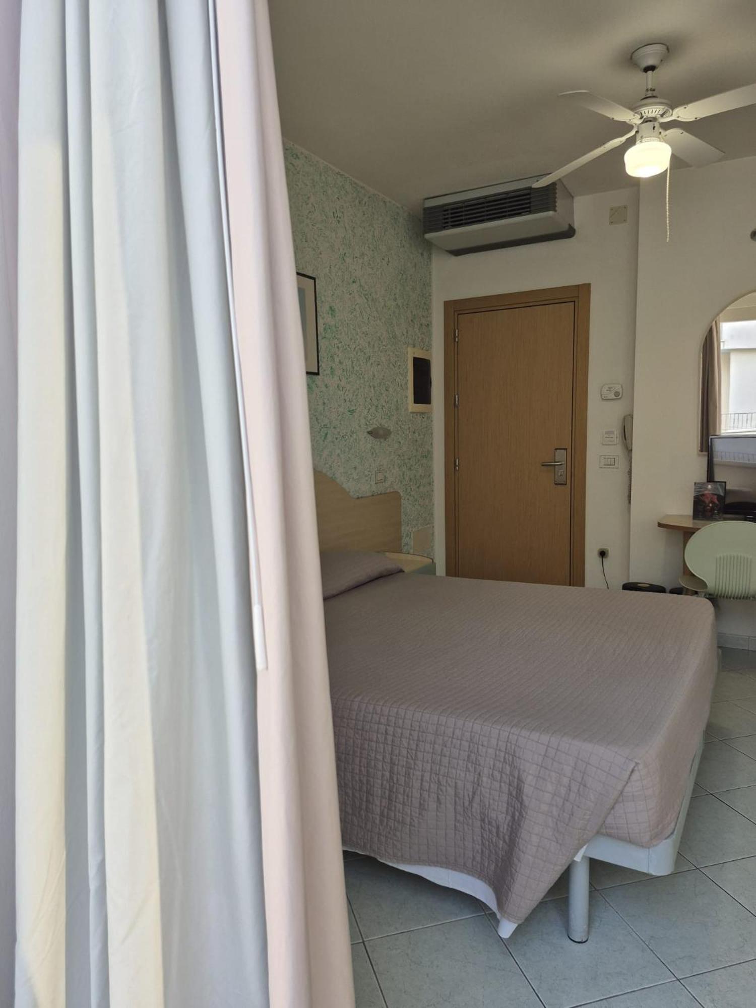Hotel Romagna 카톨리카 외부 사진