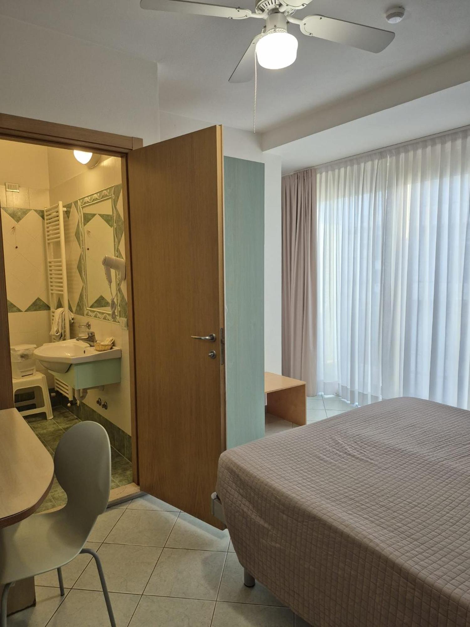 Hotel Romagna 카톨리카 외부 사진