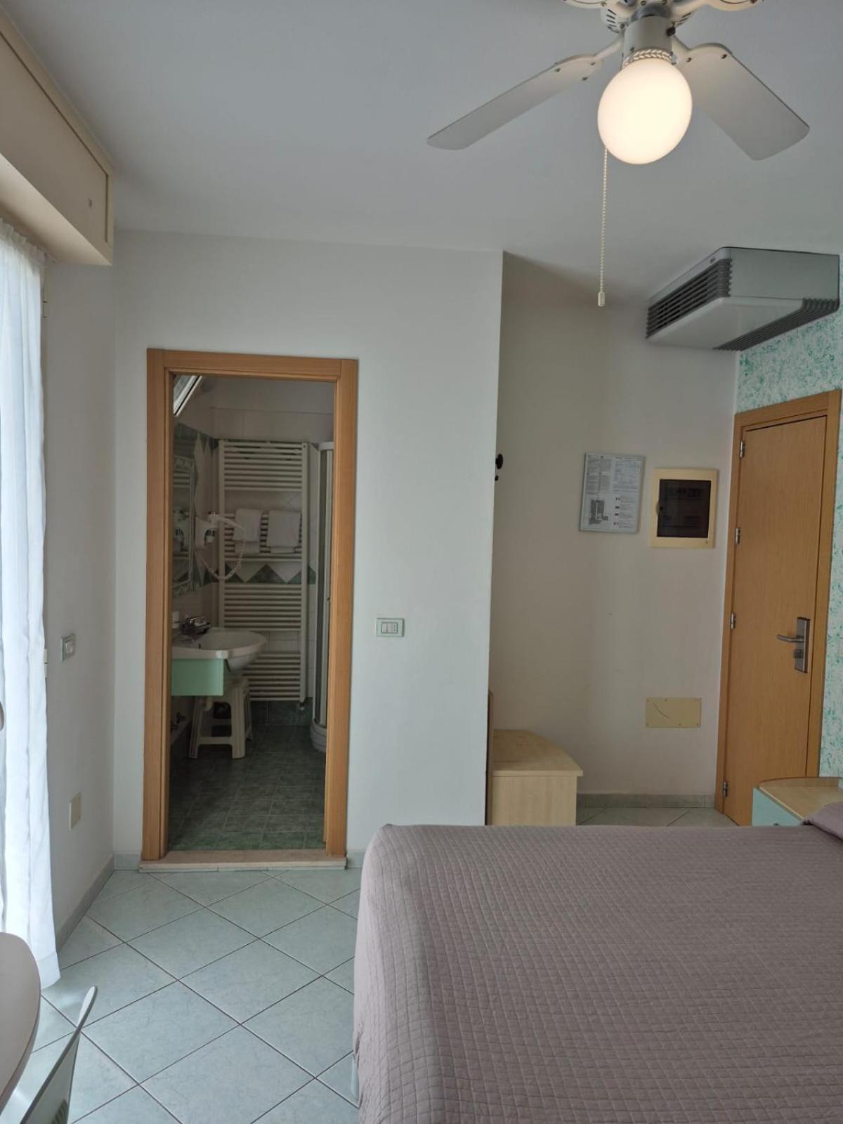 Hotel Romagna 카톨리카 외부 사진